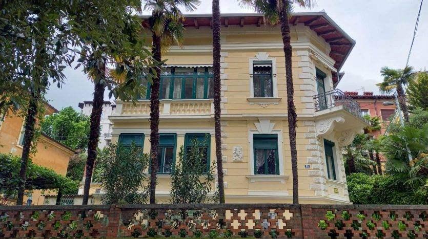 Apartment in cemntre of opatij ain historic vila for sale