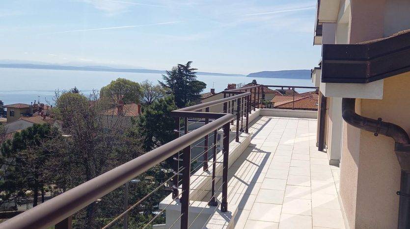 Neue Wohnung mit wunderschönem Meerblick zu verkaufen in Opatija