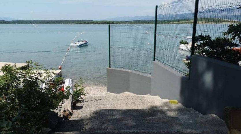 House first row to the sea on Krk for sale